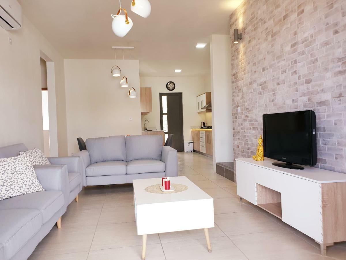 Westwood Luxury Penthouse With Private Roof Top Ref 15847 Flic en Flac Bagian luar foto